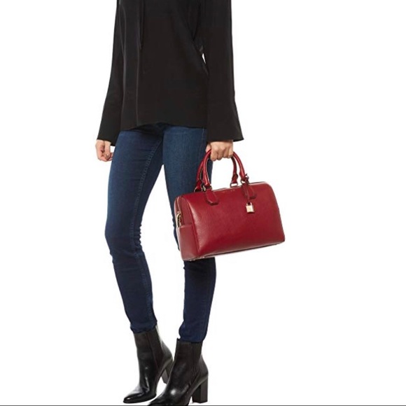 Michael Kors Handbags - Brand new Michael Kors Medium Mercer Duffle Bag